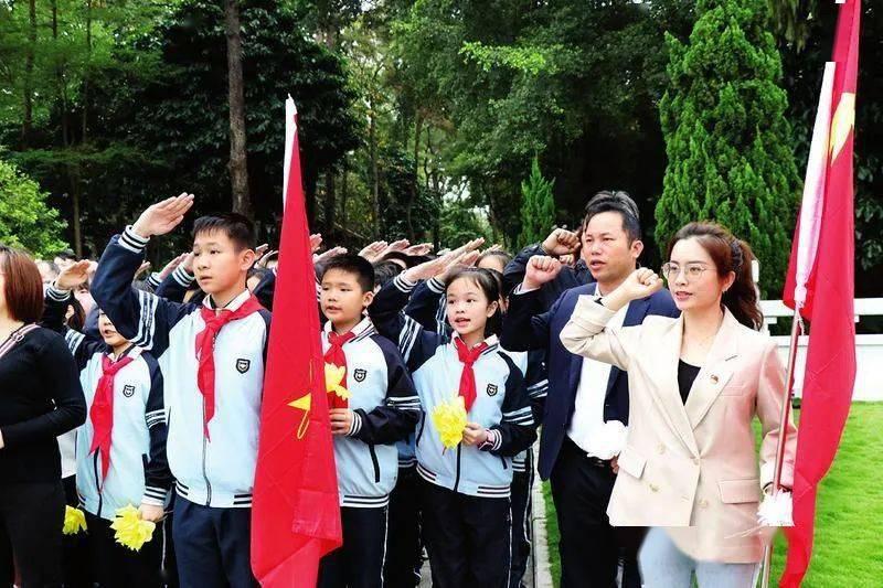老婆花了15分钟做的这个便当,我带去上班,结果都被抢了还没吃到